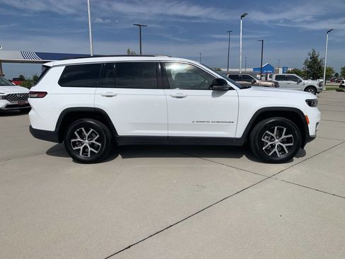 Used 2024 Jeep Grand Cherokee L Limited w/ Luxury Tech Group II AWD/4WD image 11