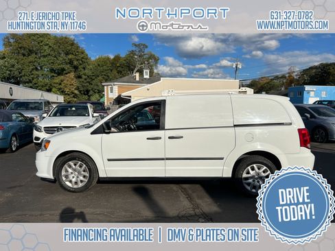 Used 2014 RAM C/V Tradesman w/ UConnect Hands-Free Group image 2