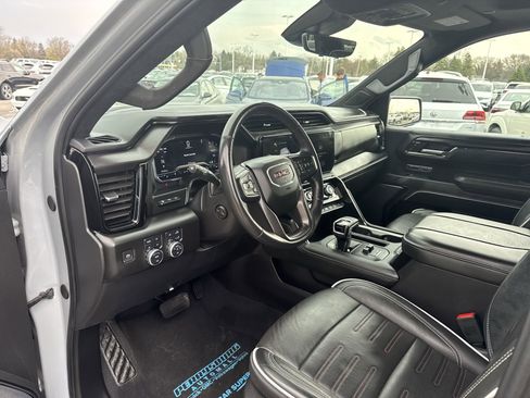 Used 2024 GMC Sierra 1500 AT4X image 10