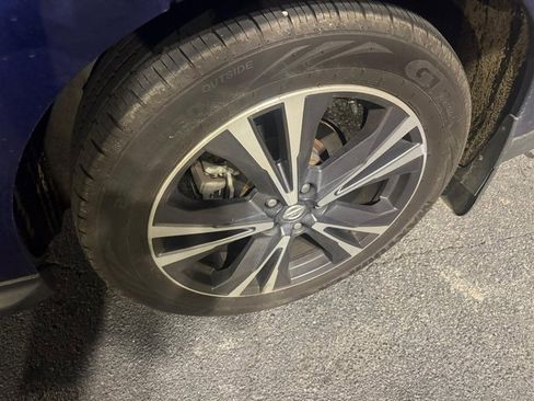 Used 2017 Nissan Pathfinder Platinum w/ Family Entertainment Package image 10