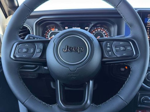 New 2025 Jeep Wrangler Unlimited Rubicon image 18