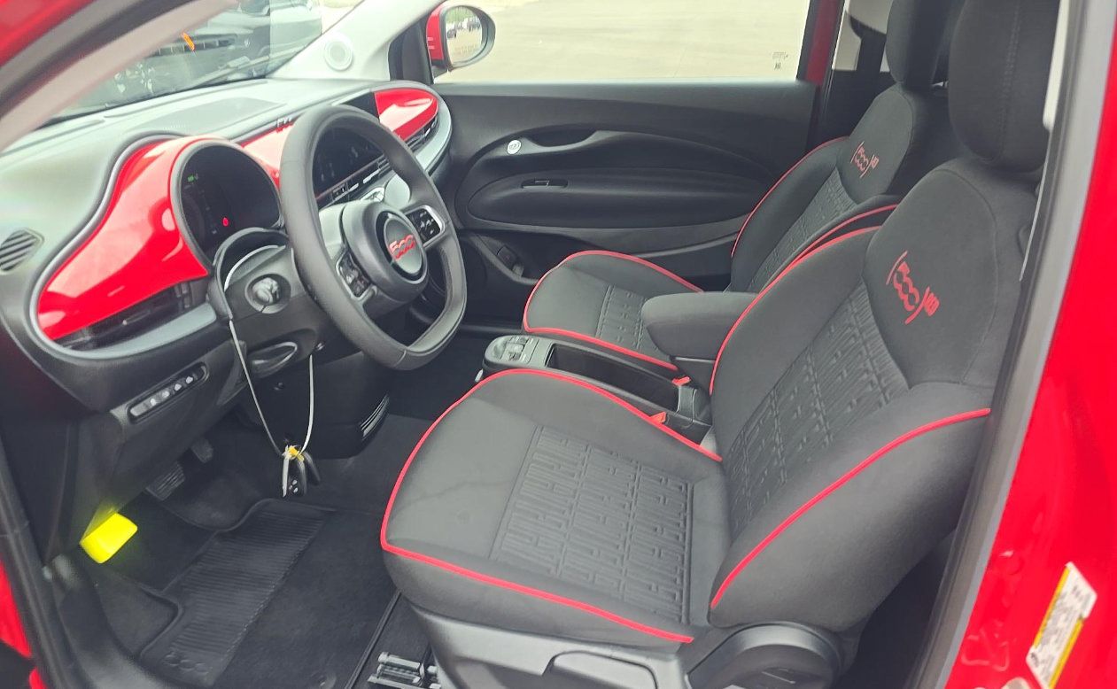 Used 2024 FIAT 500 e (RED) FWD image 7