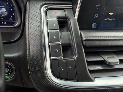 Used 2023 Chevrolet Suburban Premier image 20