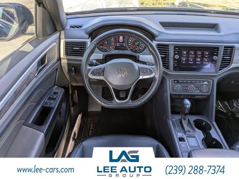 Used 2021 Volkswagen Atlas Cross Sport SE w/ Panoramic Sunroof Package image 14
