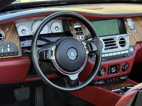 Used 2016 Rolls-Royce Dawn image 17