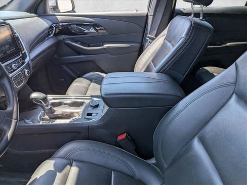 Used 2024 Chevrolet Traverse RS FWD image 14