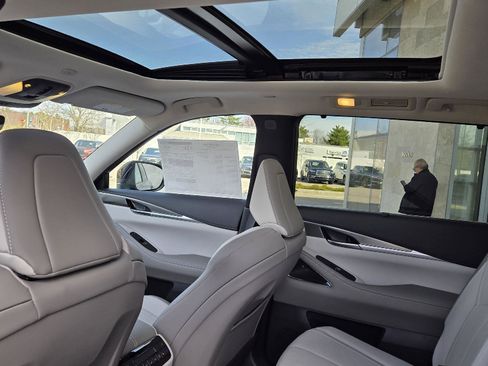 New 2026 INFINITI QX60 Luxe w/ Cargo Package AWD/4WD image 11