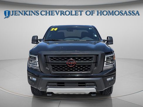 Used 2024 Nissan Titan PRO-4X w/ Pro-4x Convenience Package image 14