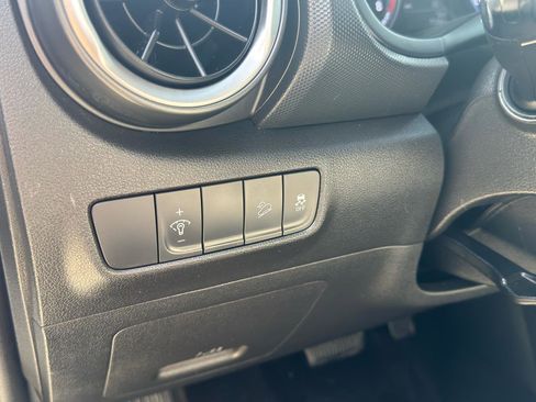 Used 2023 Hyundai Kona SEL FWD image 18