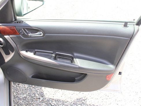 Used 2008 Chevrolet Impala LS FWD image 19