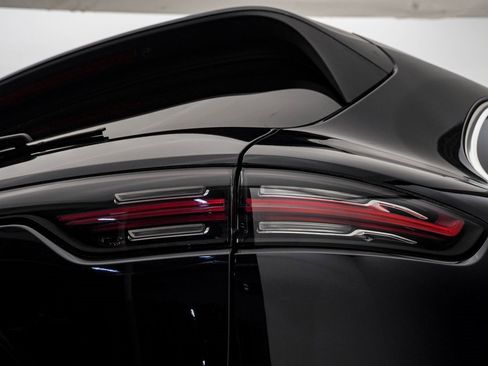 Certified 2022 Porsche Cayenne image 12