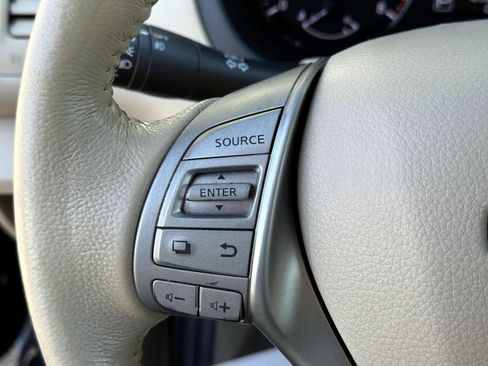 Used 2013 Nissan Altima 2.5 SL FWD image 18