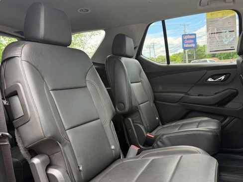 Used 2020 Chevrolet Traverse LT w/ LT Premium Package AWD/4WD image 14