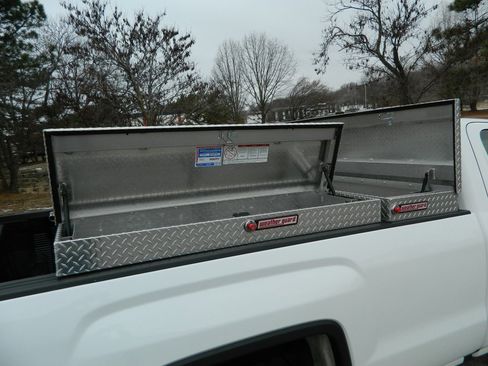 Used 2018 GMC Sierra 1500 Base 2WD image 9