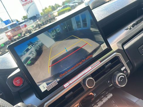 Certified 2024 Toyota Tacoma TRD Off-Road w/ TRD Off Road Upgrade Package AWD/4WD image 24