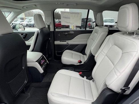 New 2026 Lincoln Aviator AWD image 20