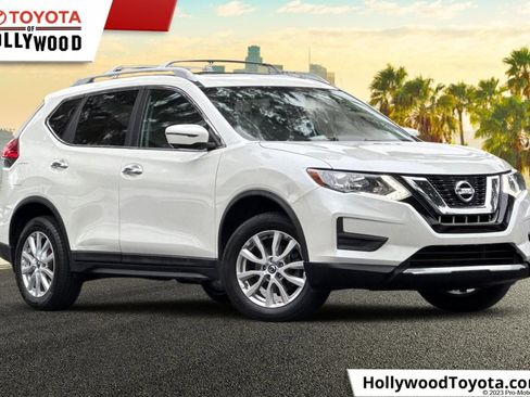 Used 2017 Nissan Rogue SV AWD/4WD image 1