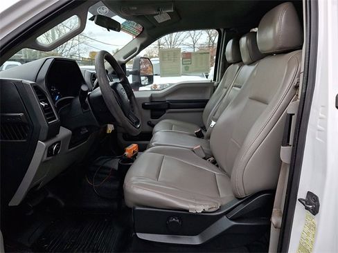 Used 2019 Ford F450 XL w/ Snow Plow Prep Package image 18