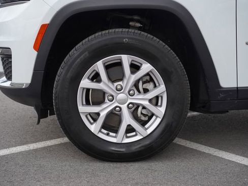 Used 2022 Jeep Grand Cherokee L Limited image 11
