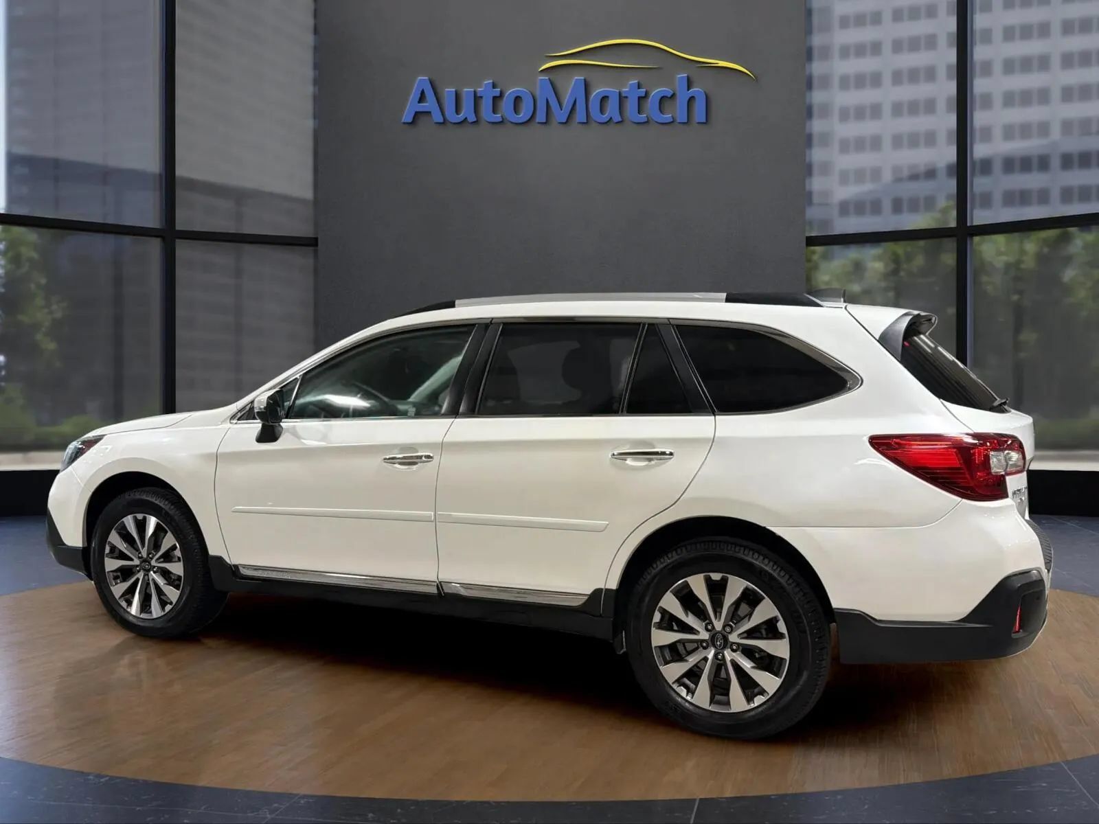 Used 2018 Subaru Outback 3.6R Touring w/ Popular Package #3 AWD/4WD image 7