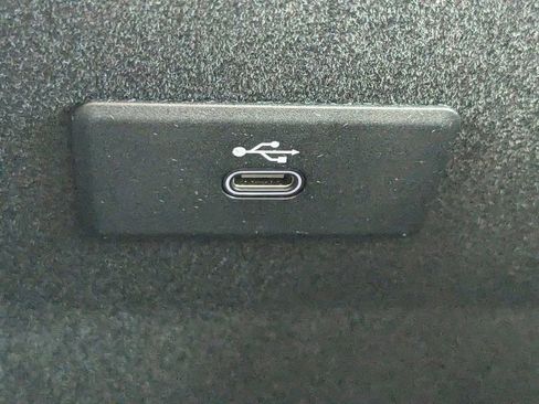 New 2026 Cadillac Vistiq Luxury w/ LPO, Floor Liner Package AWD/4WD image 29
