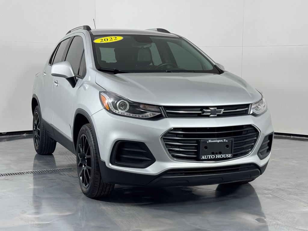 Used 2022 Chevrolet Trax LT w/ Driver Confidence Package AWD/4WD image 3