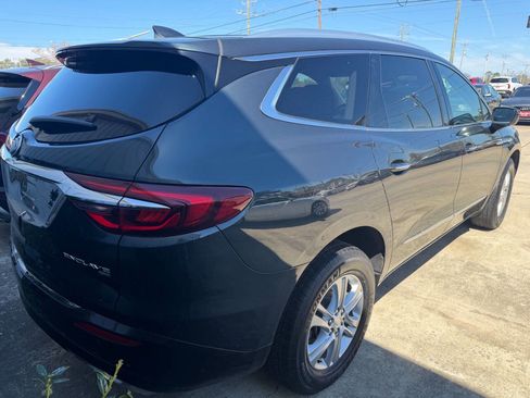 Used 2019 Buick Enclave Essence image 5