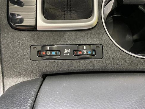 Used 2019 Toyota Highlander Limited Platinum image 19