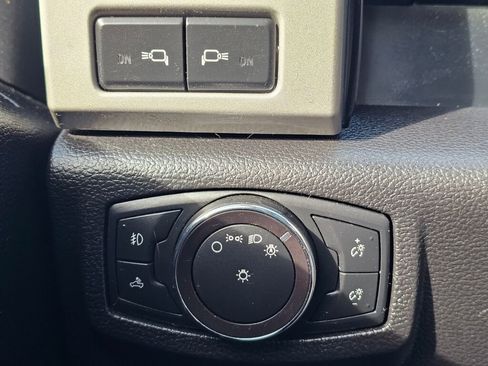 Used 2018 Ford F150 Lariat w/ Equipment Group 502A Luxury image 32