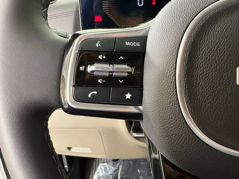 New 2026 Kia Carnival EX FWD image 22