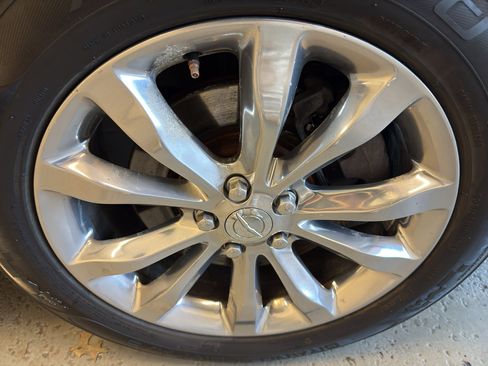 Used 2017 Chrysler 300 C AWD/4WD image 38