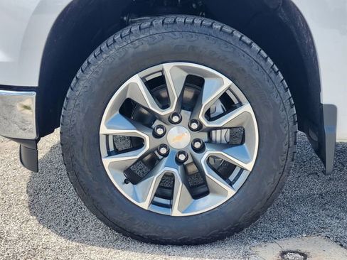 Used 2025 Chevrolet Silverado 1500 LT AWD/4WD image 10