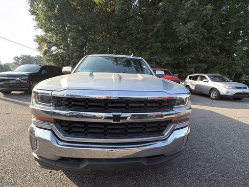 Used 2018 Chevrolet Silverado 1500 LT w/ All Star Edition AWD/4WD image 8