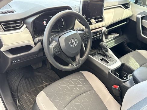 Used 2025 Toyota RAV4 XLE w/ Convenience Package FWD image 10