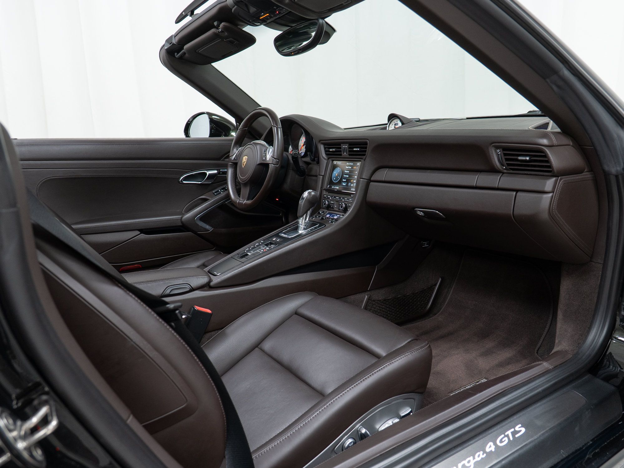 Certified 2016 Porsche 911 Targa 4 GTS AWD/4WD image 31