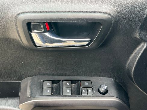 Used 2021 Toyota Tacoma TRD Sport w/ Technology Package image 22