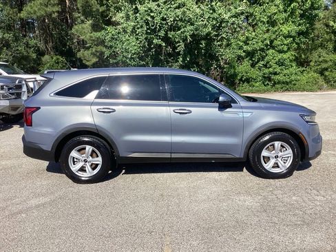 Used 2022 Kia Sorento LX FWD image 4