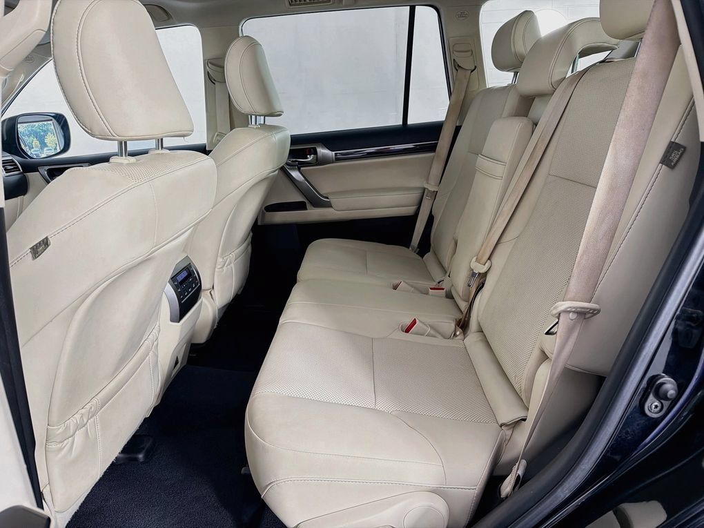 Used 2023 Lexus GX 460 Premium w/ Premium Package AWD/4WD image 38