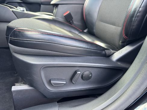 Used 2025 Ford Escape ST-Line Select AWD/4WD image 11