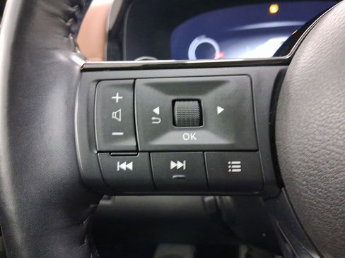 Used 2024 Nissan Pathfinder Platinum image 15