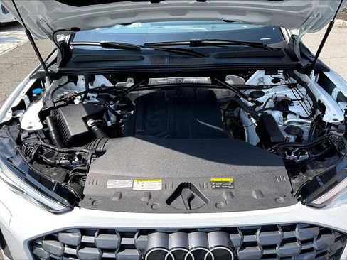 Certified 2025 Audi Q5 Premium w/ Convenience Package AWD/4WD image 21