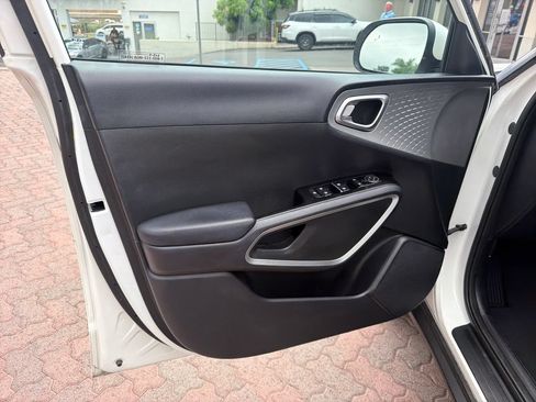 Used 2023 Kia Soul LX w/ Option Group 015 FWD image 8