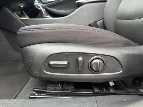 Used 2024 Chevrolet Malibu LT image 14