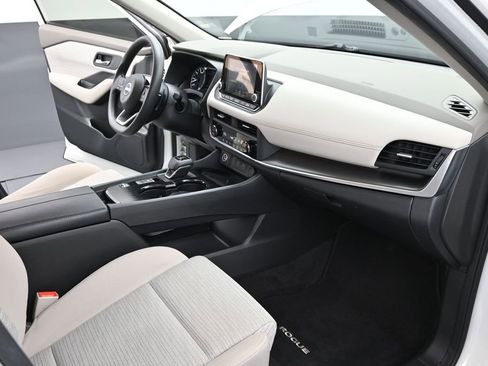 Used 2023 Nissan Rogue SV FWD image 27