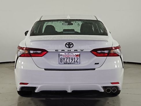 Used 2022 Toyota Camry SE image 8