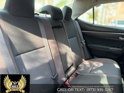 Used 2017 Toyota Corolla LE image 9