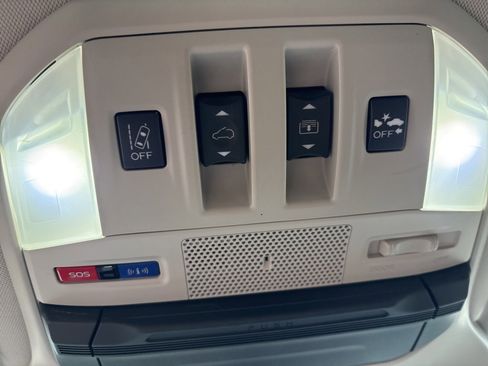 Used 2022 Subaru Ascent Limited w/ Technology Package image 36