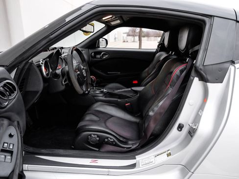 Used 2020 Nissan 370Z Coupe image 15