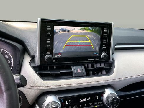 Used 2021 Toyota RAV4 XLE w/ Convenience Package AWD/4WD image 28