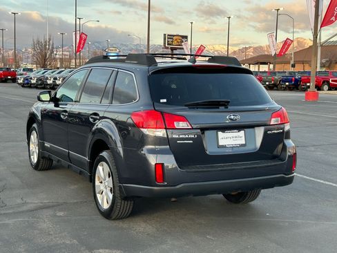 Used 2011 Subaru Outback 2.5i Limited image 3
